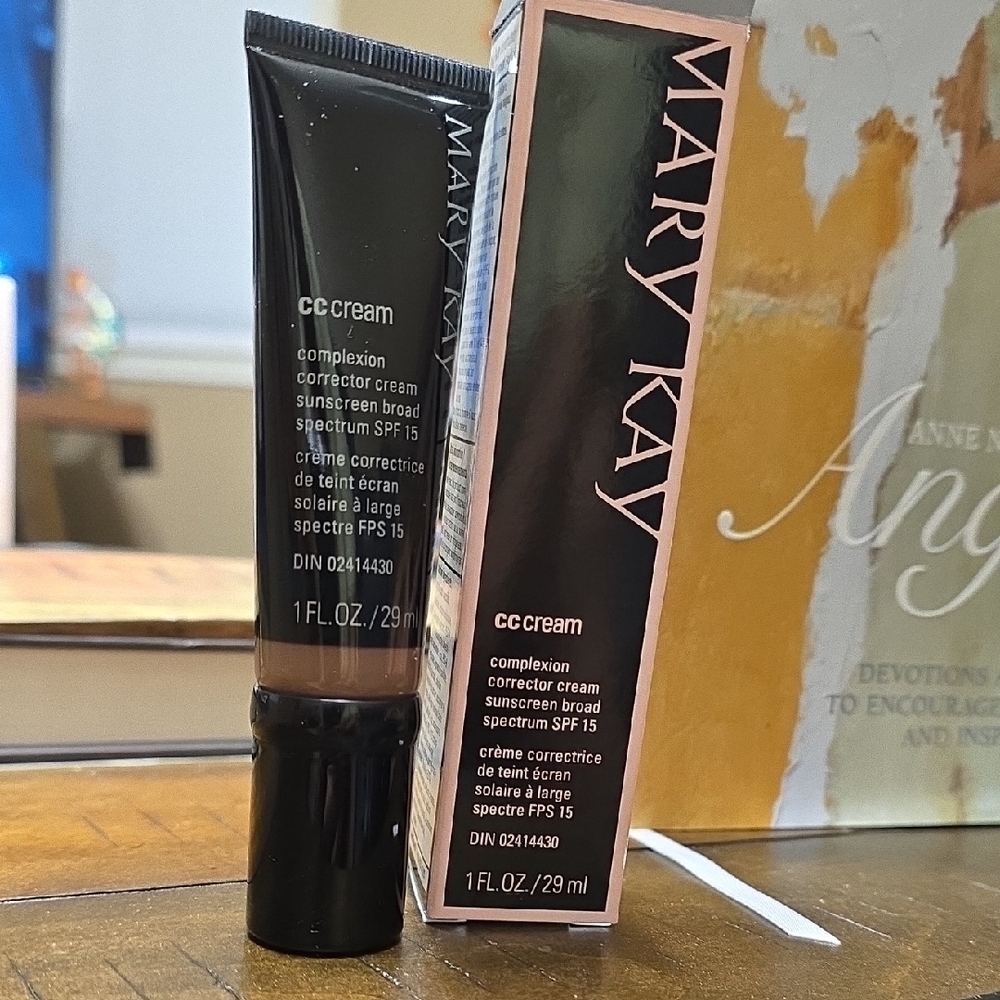 Mary Kay CC Cream with SPF 15 - Brown